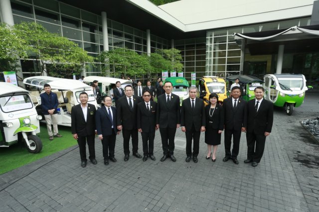 ภาพบรรยากาศงานเปิดตัวโครงการรถตุ๊กตุกไฟฟ้าฯ ชุดที่2