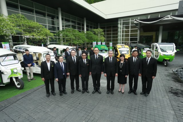 ภาพบรรยากาศงานเปิดตัวโครงการรถตุ๊กตุกไฟฟ้าฯ ชุดที่2