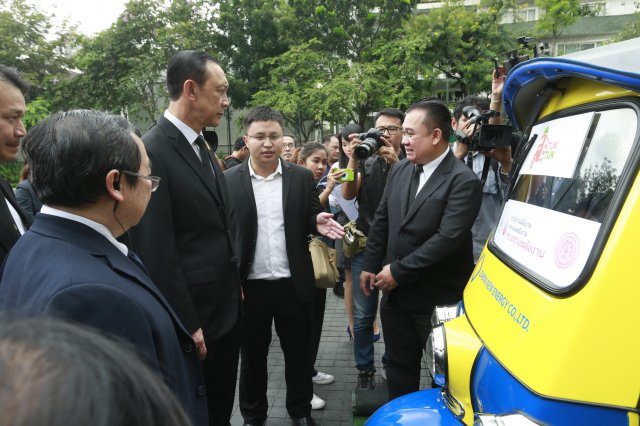 ภาพบรรยากาศงานเปิดตัวโครงการรถตุ๊กตุกไฟฟ้าฯ ชุดที่2