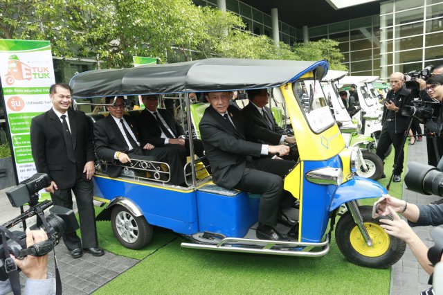 ภาพบรรยากาศงานเปิดตัวโครงการรถตุ๊กตุกไฟฟ้าฯ ชุดที่2